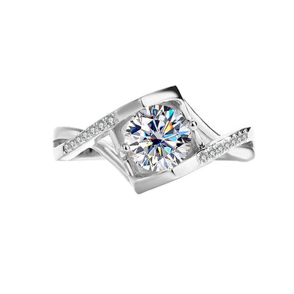 [BETXUE B06] Angel Kiss Moissanite Ring